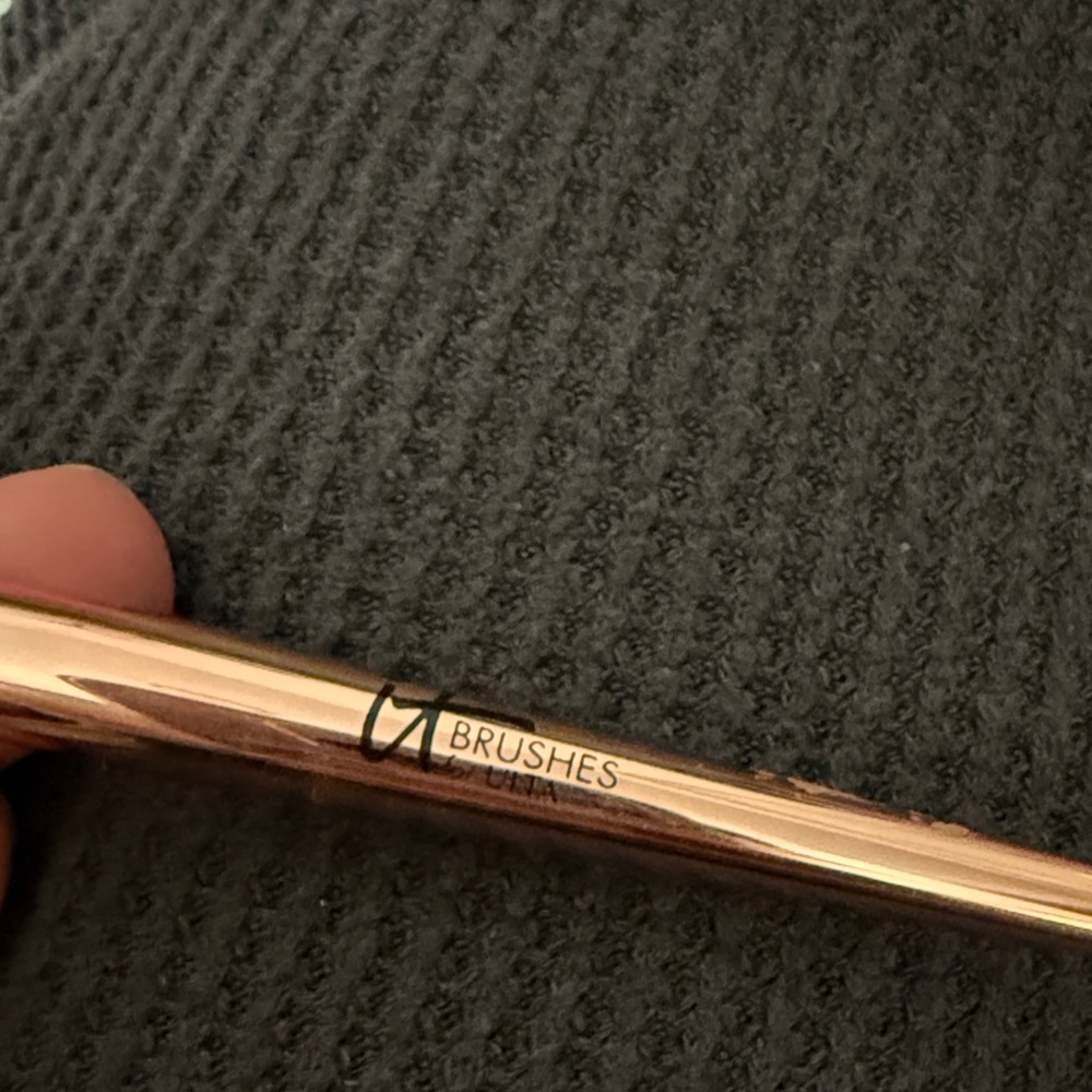 It Cosmetics and Sephora Rose Gold and Black Makeup Brush Trio - Picture 5 of 7
